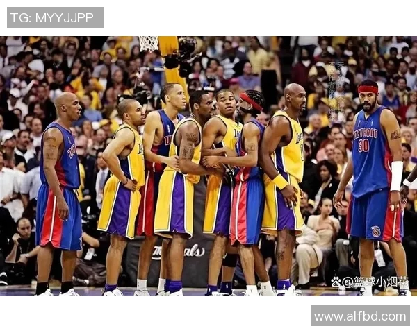 总决赛巅峰对决活塞与湖人谁能问鼎冠军荣耀之战