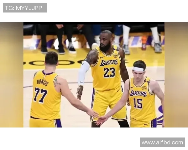 火箭队与掘金队激战7月23日季后赛精彩回顾与分析