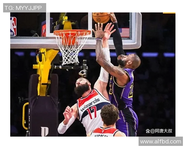 湖人快船对决激战正酣球迷热情高涨赛事精彩纷呈 湖人快船对决激战正酣球迷热情高涨赛事精彩纷呈