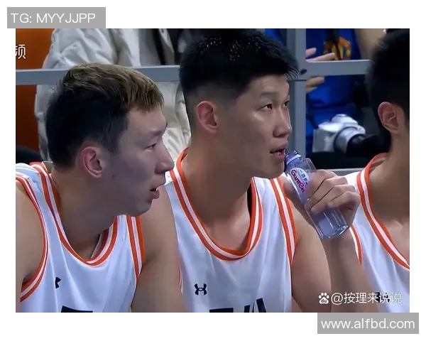 胡金秋：从青涩新星到篮球场上的璀璨巨星的成长之路与奋斗历程