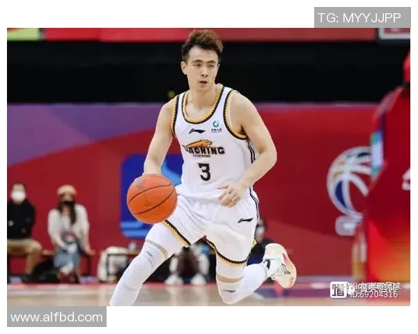 赵继伟：从青涩少年到篮球场上的领军人物，如何书写自己的传奇人生