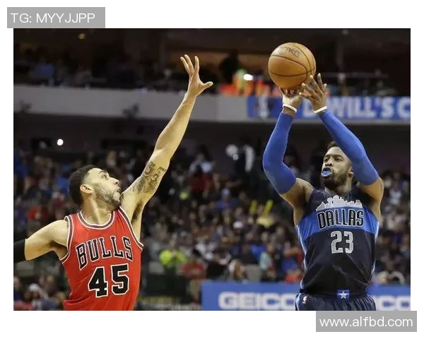 马刺与小牛激战11月26日NBA赛场精彩对决回顾与分析