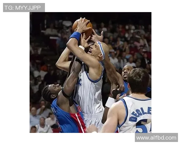 03年麦迪对阵活塞的经典时刻回顾与精彩集锦分析