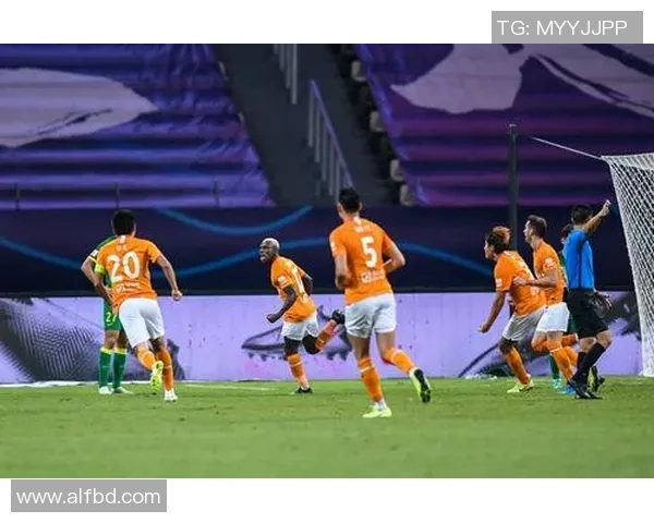 北京中赫国安迎战武汉球队全力争胜展现足球魅力与激情