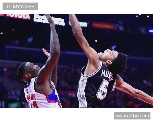 德章泰穆雷如何在NBA赛场上展现个人魅力与团队价值